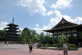 14.3:350:233:0:0:Japan in EPCOT:right:1:1::0: